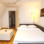 Cozy-stay Ii, 2-room Flat For Vacation & Messe, Duesseldorf, Perfect Connectivity Ratingen