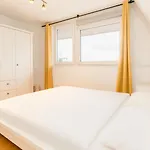 Cozy-stay Ii, 2-room Flat For Vacation & Messe, Duesseldorf, Perfect Connectivity Apartment *