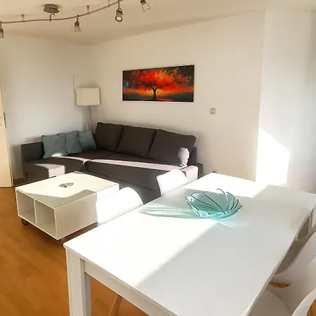 Cozy 2, 2-room Flat For Vacation & Messe Duesseldorf, Perfect Connectivity *