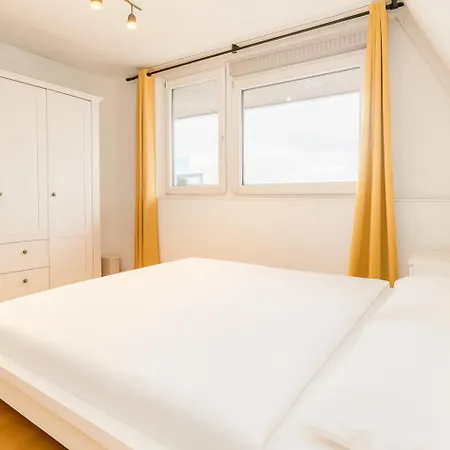 Cozy-Stay Ii, 2-Room Flat For Vacation & Messe, Duesseldorf, Perfect Connectivity 公寓 *